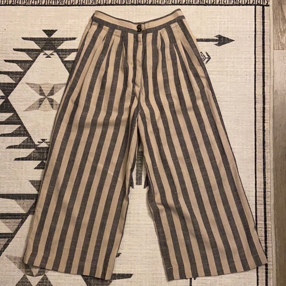 ASTR Striped Linen-Blend Crop Wide Pants - Picture 3 of 7